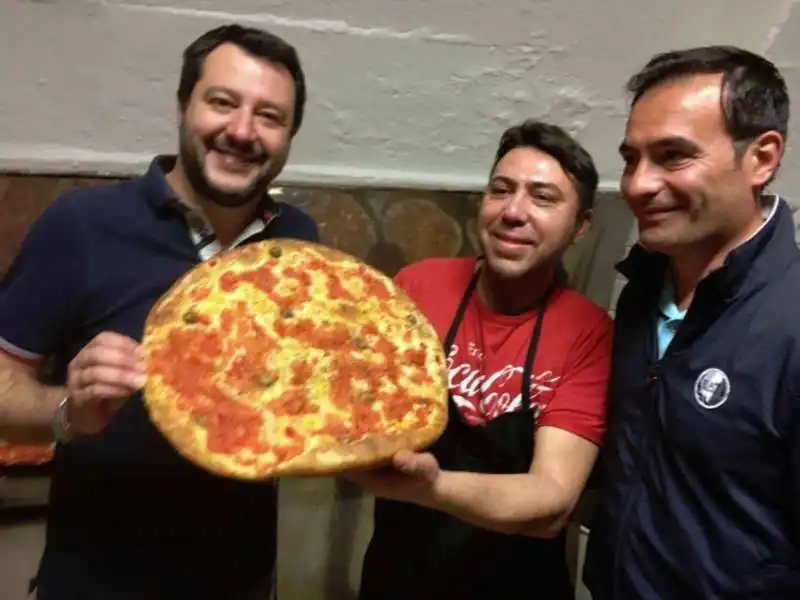 MATTEO SALVINI E LA PIZZA