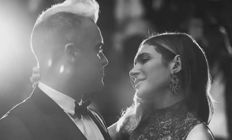 robbie williams e ayda 8