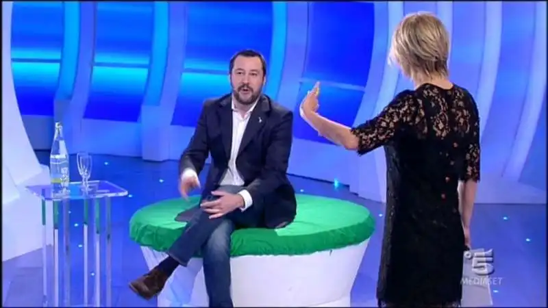 salvini  a c e posta  per te da maria de filippi