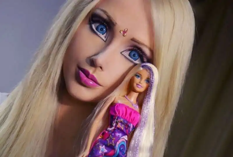 valeria lukyanova   la ragazza barbie