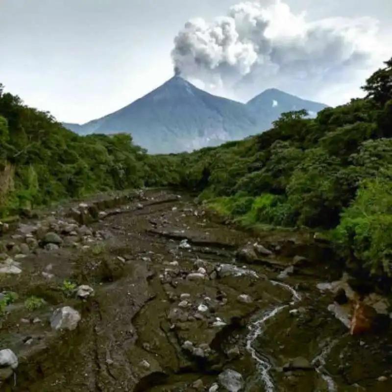 vulcano de fuego guatemala 16