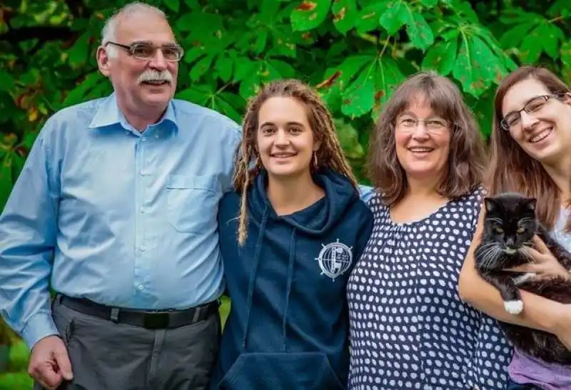 CAROLA RACKETE CON LA FAMIGLIA