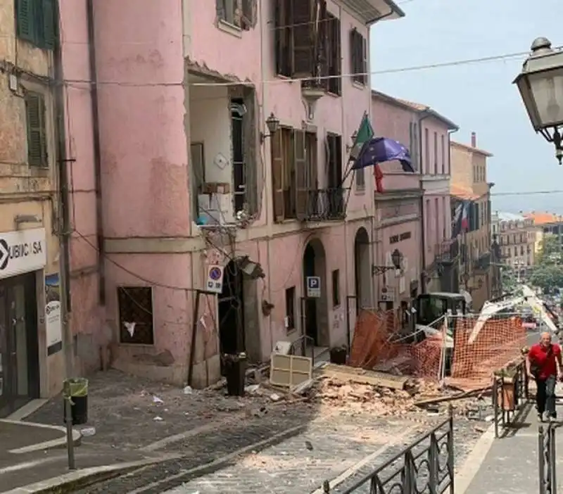 esplosione a rocca di papa  1