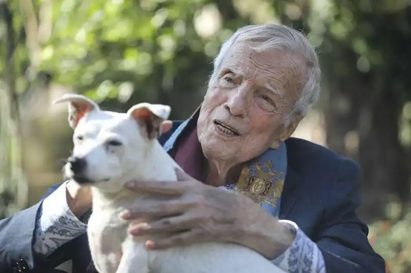 franco zeffirelli nella sua casa museo sull'appia antica 16