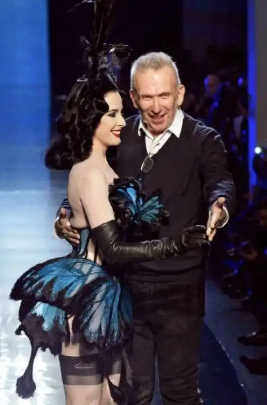  jean paul gaultier e  dita von teese 1