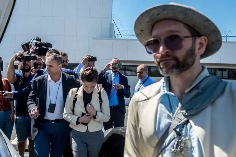 l'arrivo di amanda knox a linate 13