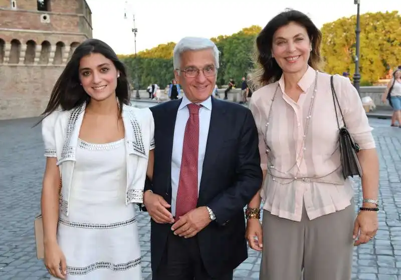 luigi chiariello con la figlia celeste e la moglie raffaella foto di bacco