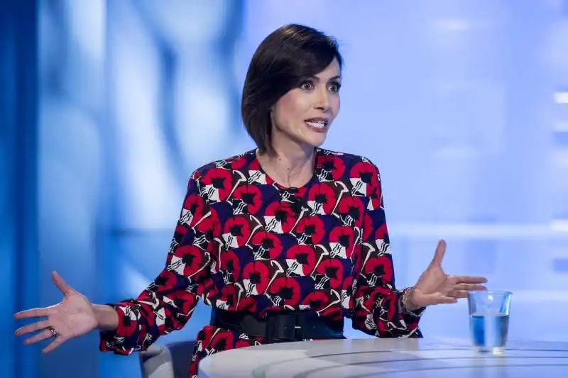 mara carfagna ospite a 'l'aria che tira' 10