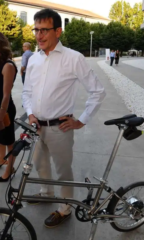 massimo sestini con la bicicletta