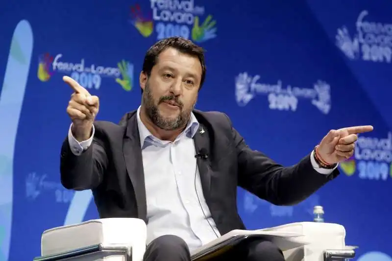 matteo salvini al festival del lavoro