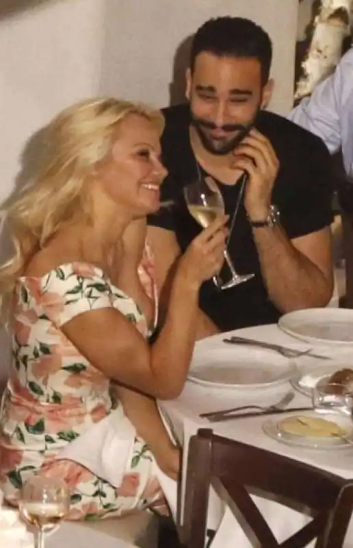 pamela anderson e adil rami 2