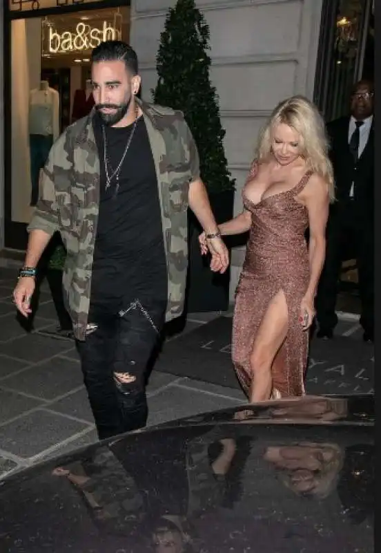 pamela anderson e adil rami 7