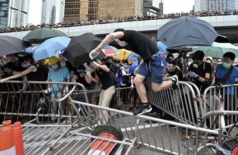 proteste a hong kong per la legge sull'estradizione in cina 31