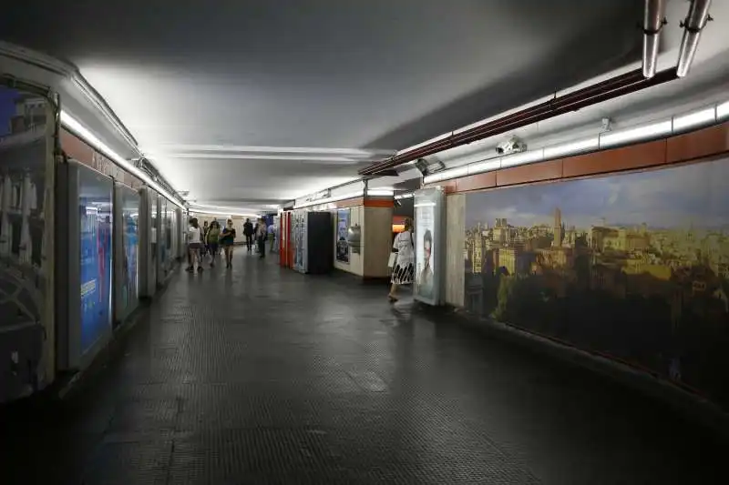 roma, dopo 246 giorni riapre la fermata metro repubblica 20