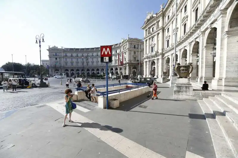 roma, dopo 246 giorni riapre la fermata metro repubblica 7