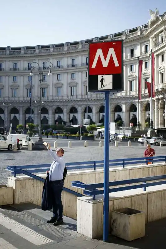 roma, dopo 246 giorni riapre la fermata metro repubblica 9