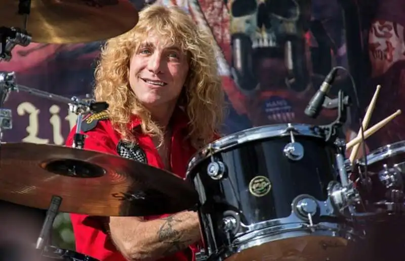  steven adler 12