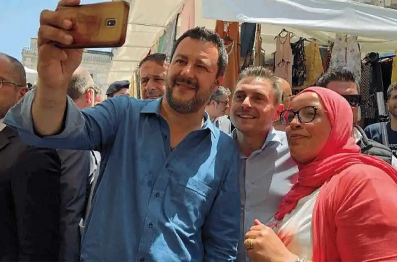 UN SELFIE CON SALVINI