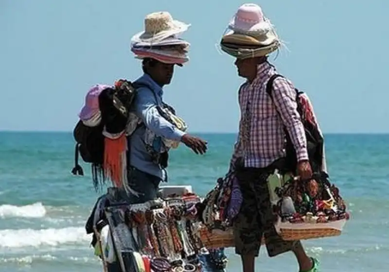 venditori ambulanti spiaggia