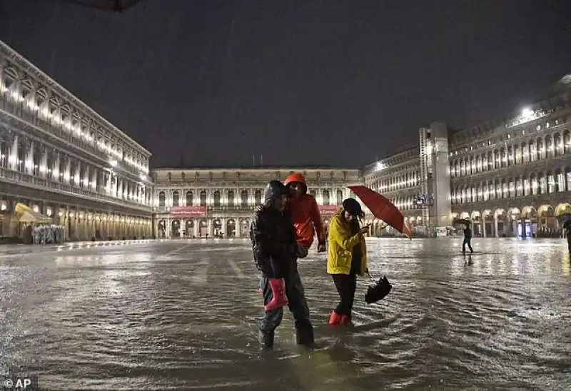 acqua alta a venezia   giugno 2020 1