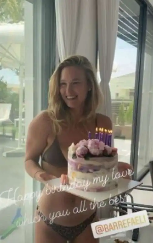 bar refaeli 5