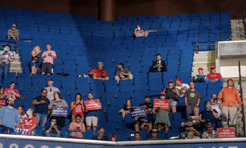 bok center di tulsa semi vuoto per trump