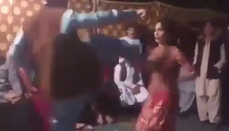 calcio alla ballerina in pakistan 3