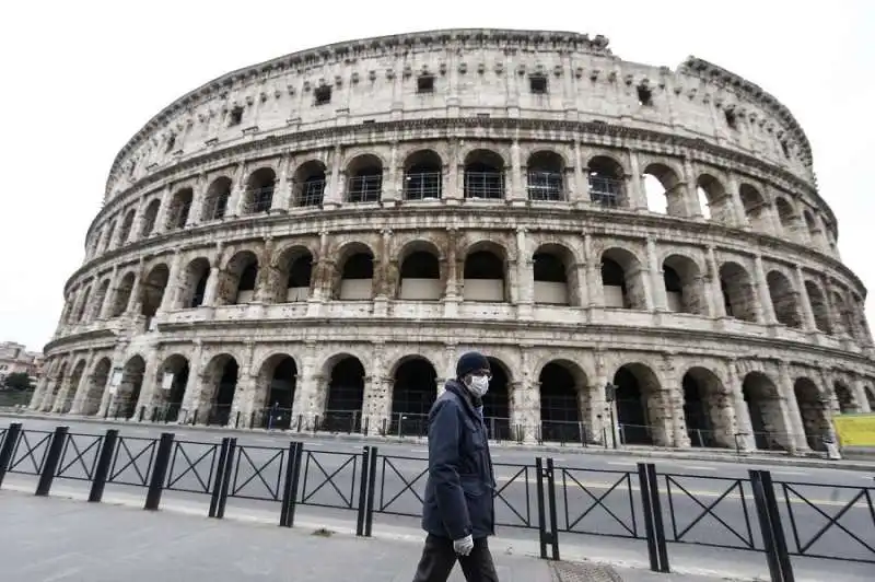 centro storico di roma deserto 1