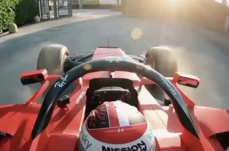 charles leclerc per le strade di maranello 2