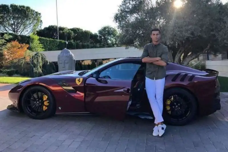 cristiano  ronaldo  auto