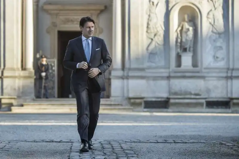 giuseppe conte   conferenza stampa a villa pamphilj 30