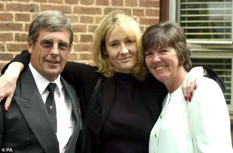 jk rowling con il padre peter rowling e la matrigna janet 