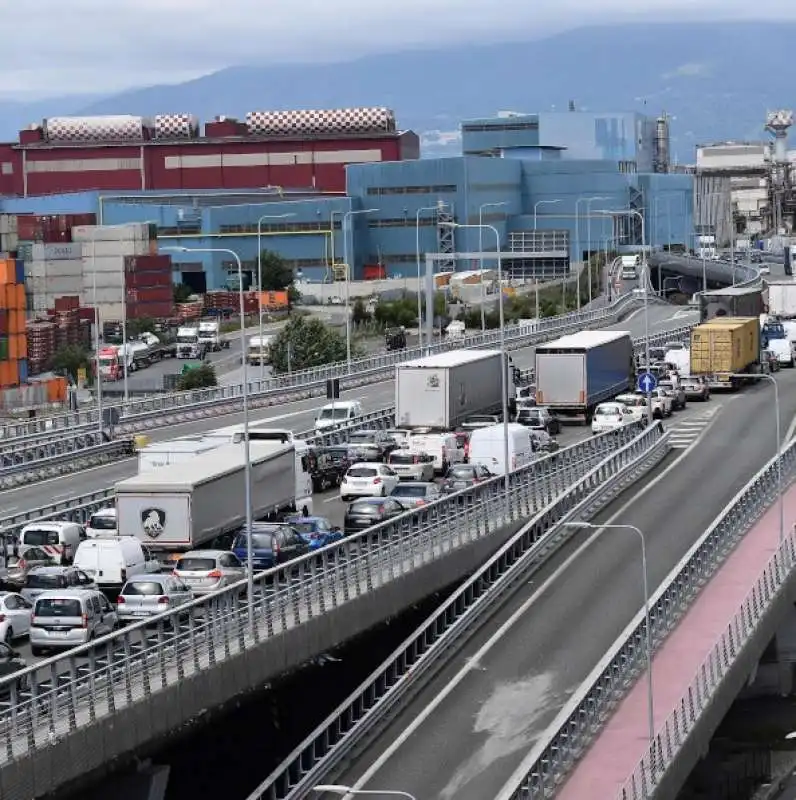 liguria   code in autostrada 7