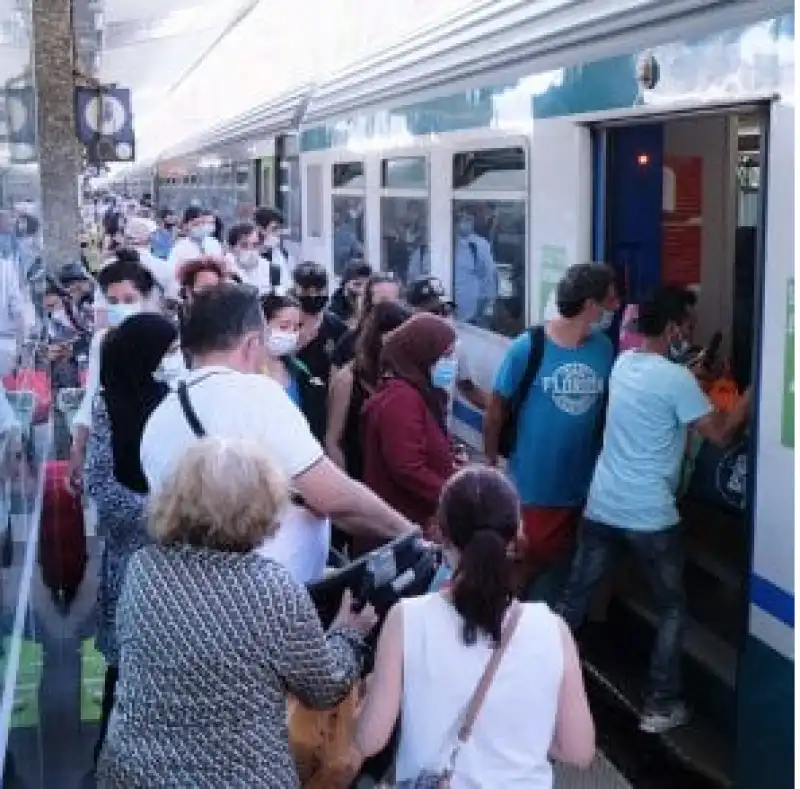 liguria in tilt assalto ai treni 