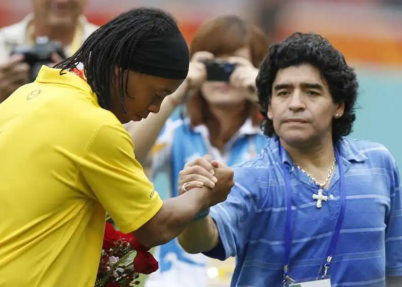 MARADONA E RONALDINHO