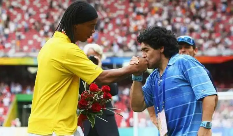 MARADONA E RONALDINHO