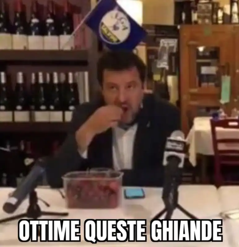 matteo salvini e le ciliegie   meme 1