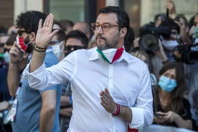 matteo salvini   flash mob del 2 giugno 5