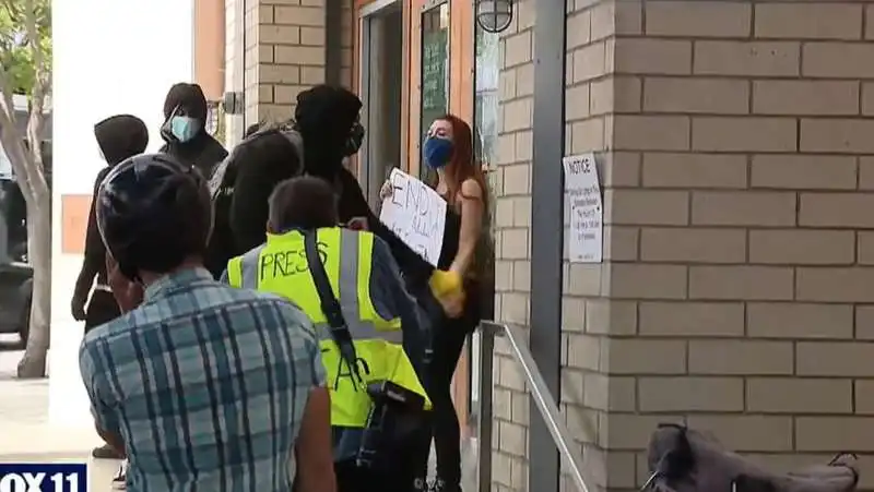 proteste in california per omicidio di george floyd 8