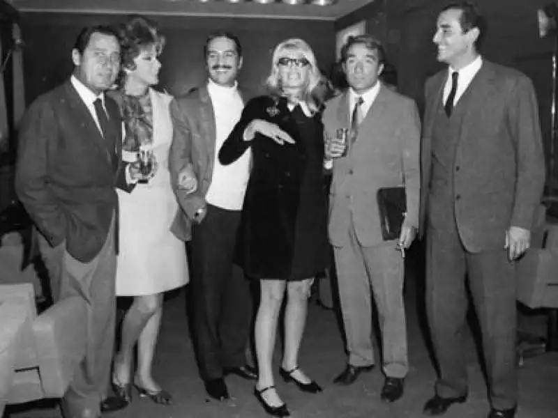 sordi gassman tognazzi manfredi vitti 