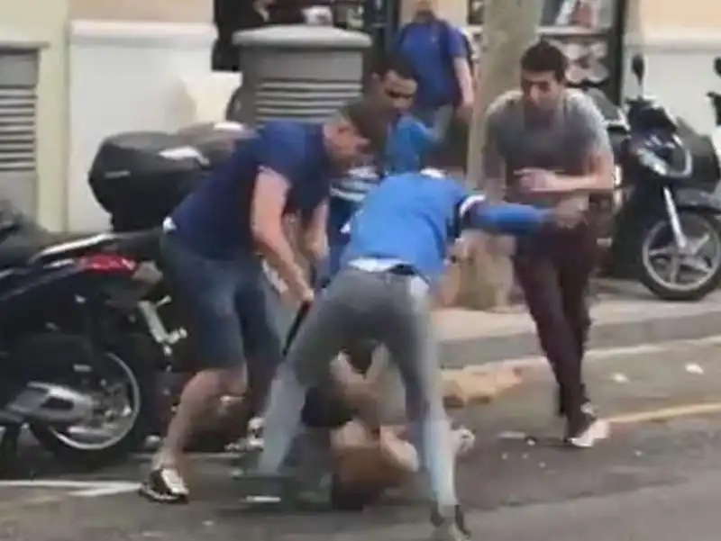 turista aggredito per l'orologio a barcellona 1