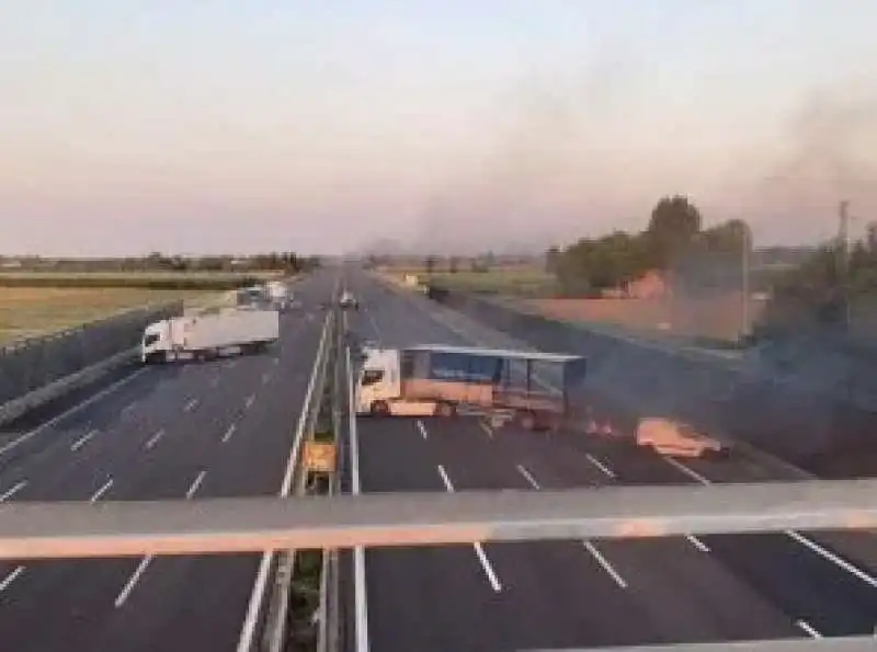 assalto al portavalori in autostrada 14