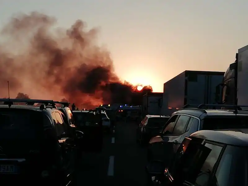 assalto al portavalori in autostrada 7