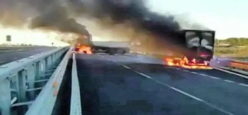 assalto al portavalori in autostrada 8