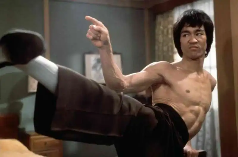 bruce lee   i tre dell’operazione drago 1 