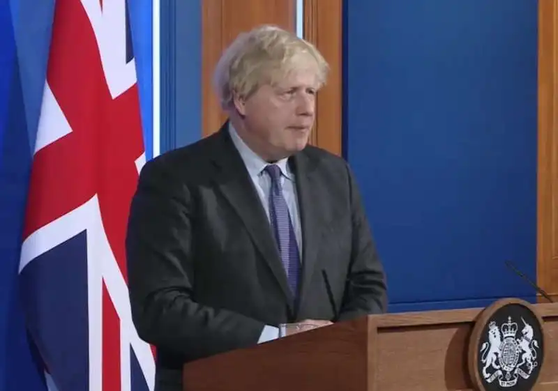 CONFERENZA STAMPA BORIS JOHNSON SLITTAMENTO RIAPERTURE