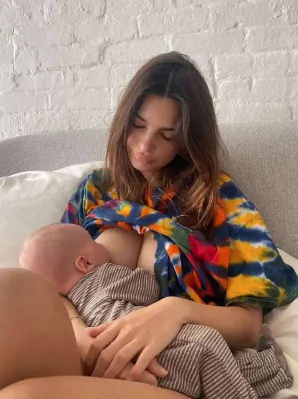 emily ratajkowski e il figlio 4