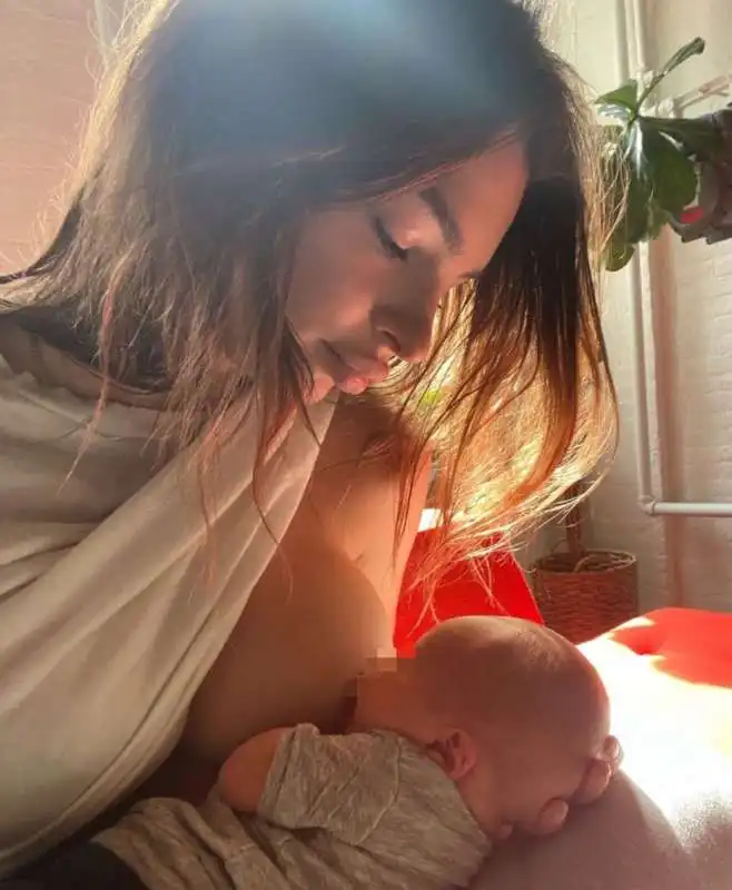 emily ratajkowski e il figlio 5