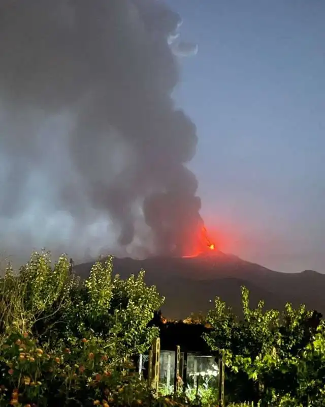 eruzione etna 19 giugno 2021 2