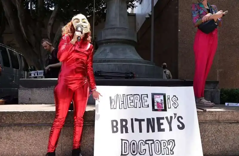 i fan protestano per la liberazione di britney spears 1